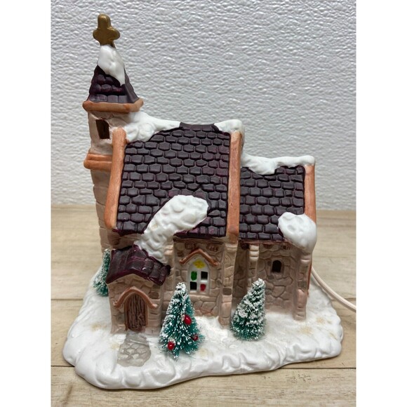 Vtg 1991 Christmas Valley Illuminated Porcelain Church In Original Box - Picture 6 of 16